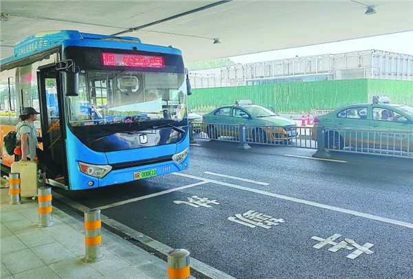 擴(kuò)大公交線網(wǎng) 服務(wù)群眾出行